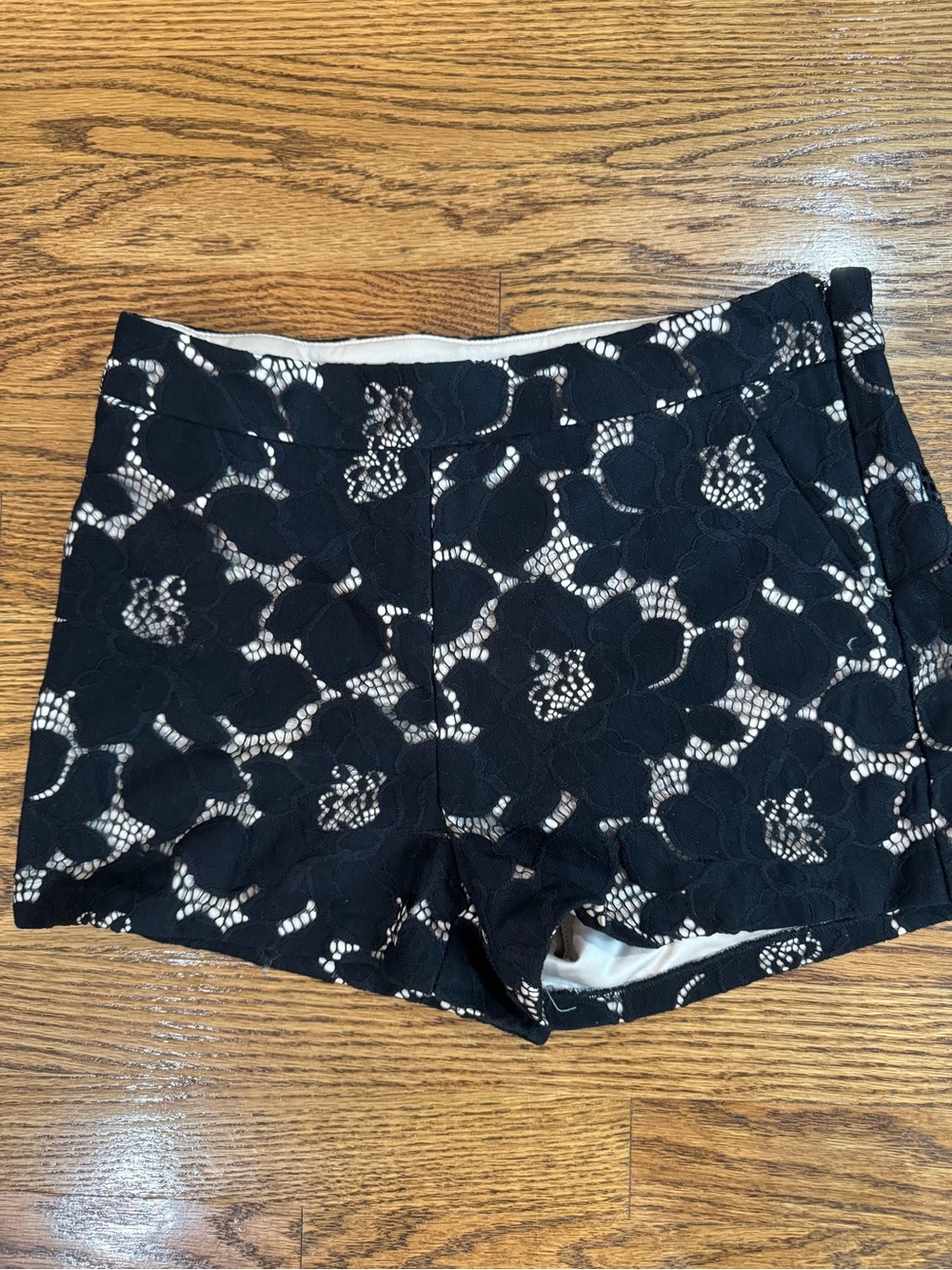 Black Lace express Women's Shorts size 4